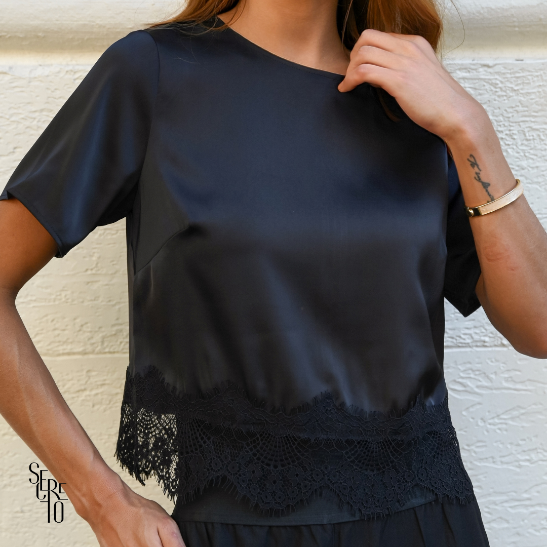 Blusa Barra Renda Vivian Preto